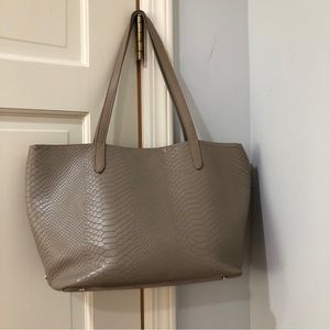 GIGI NY gray/concrete color tote, multiple pockets, good condition & very clean